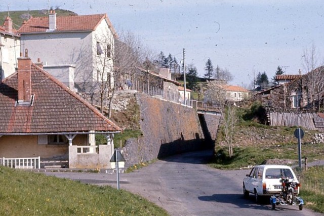 Haute Loire - Le Monastier sur Gazeille - passage à niveau