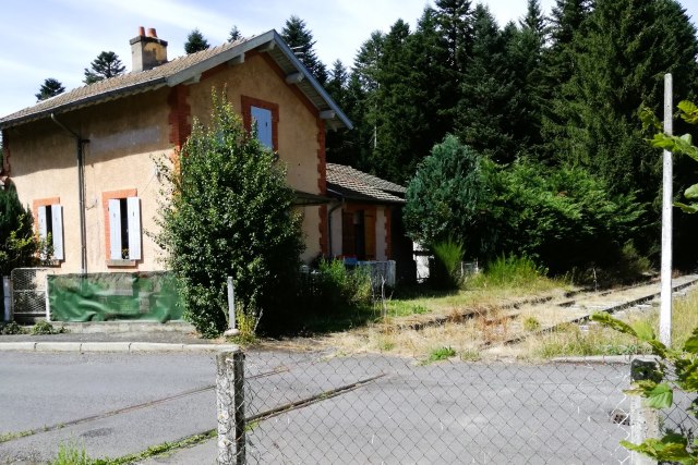 Haute Loire - Monlet - passage à niveau