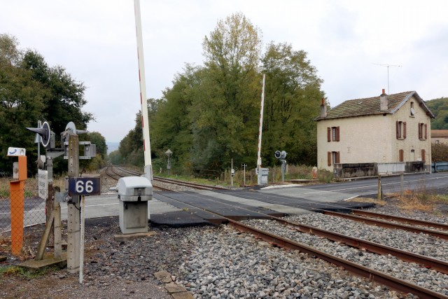 Haute Loire - Vergongheon - passage à niveau