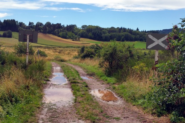Haute Loire - Vernassal - passage à niveau