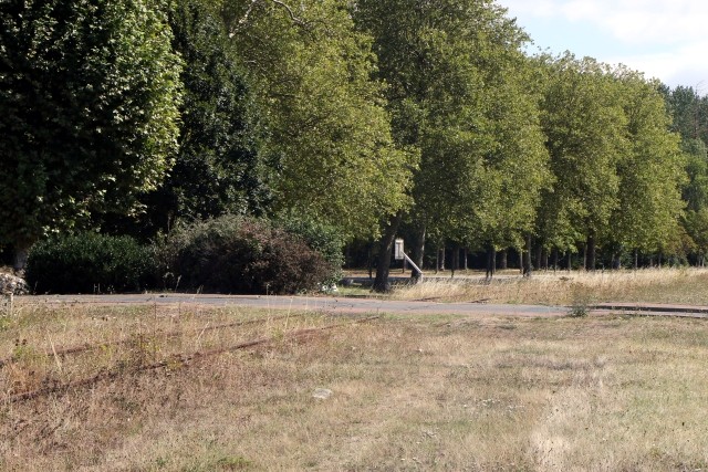 Loiret - Château Renard - passage à niveau