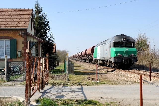 Loiret - Corbeilles - passage à niveau