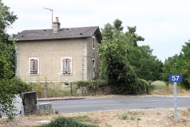 Loiret - Les Bordes - passage à niveau