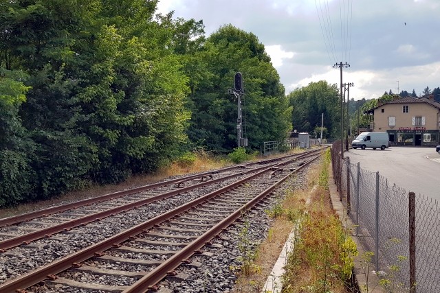 Lot - Bagnac sur Célé - passage à niveau