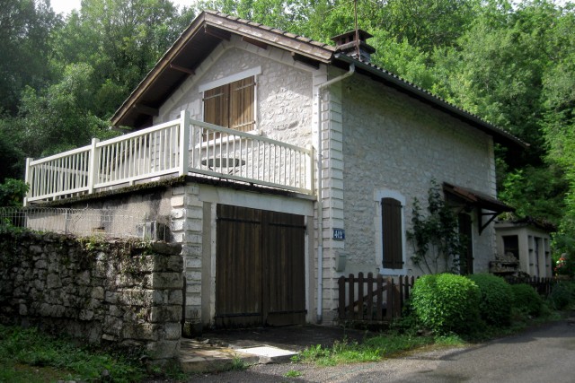 Lot - Bouziès - passage à niveau