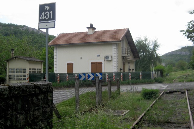 Lot - Cajarc - passage à niveau