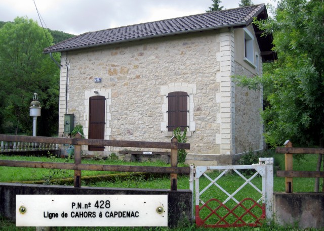 Lot - Calvignac - passage à niveau