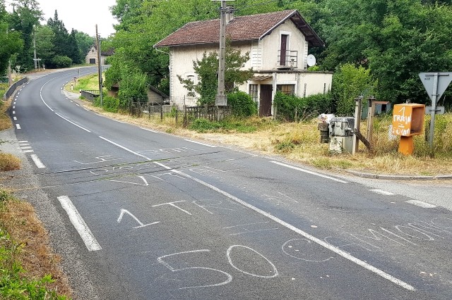 Lot - Faycelles - passage à niveau