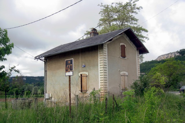 Lot - Montbrun - passage à niveau