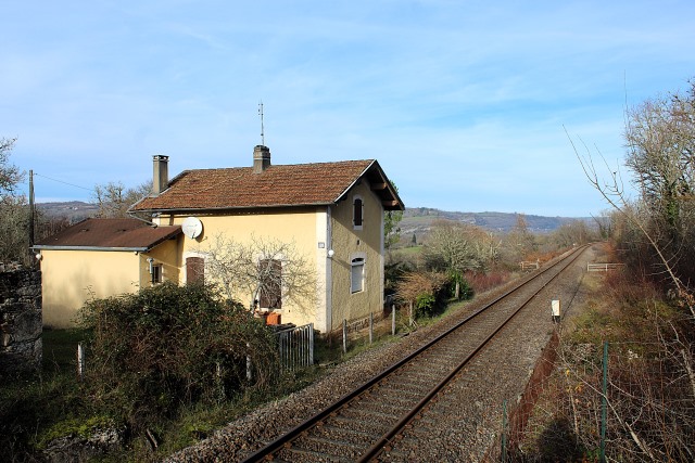 Lot - Montvalent - passage à niveau