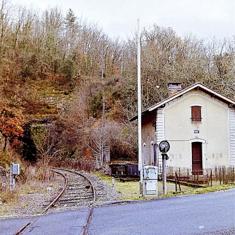 Lot - Saint Géry Vers - passage à niveau