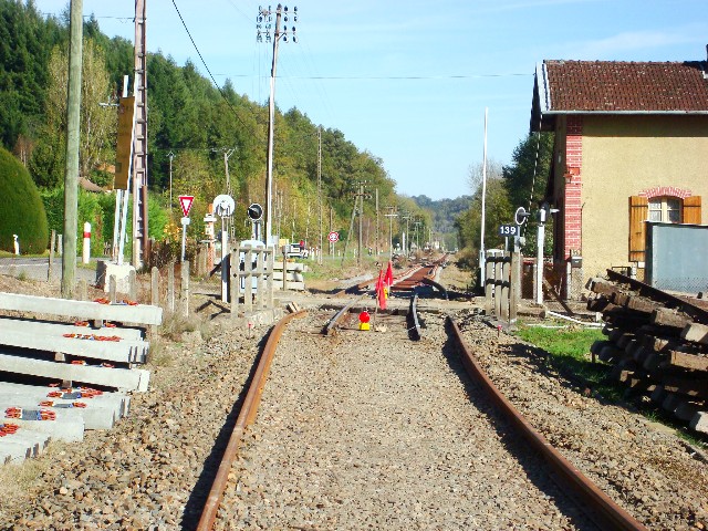 Lot - Viazac - passage à niveau