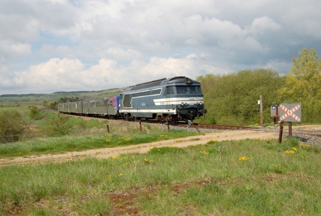 Lozère - Allenc - passage à niveau