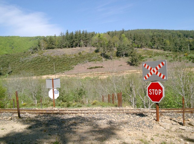 Lozère - La Bastide Puylaurent - passage à niveau