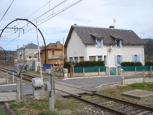 Lozère - Bourg sur Colagne (Le Monastier) - passage à niveau