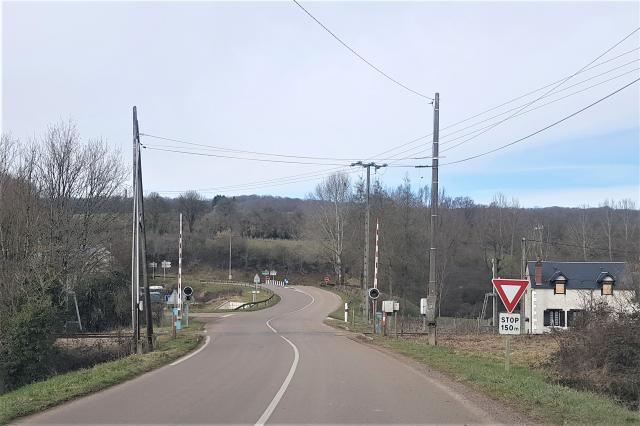 Nièvre - Prémery - passage à niveau