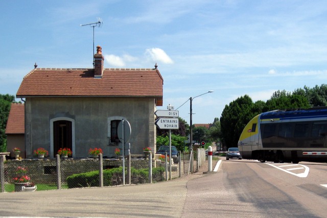 Nièvre - Clamecy - passage à niveau