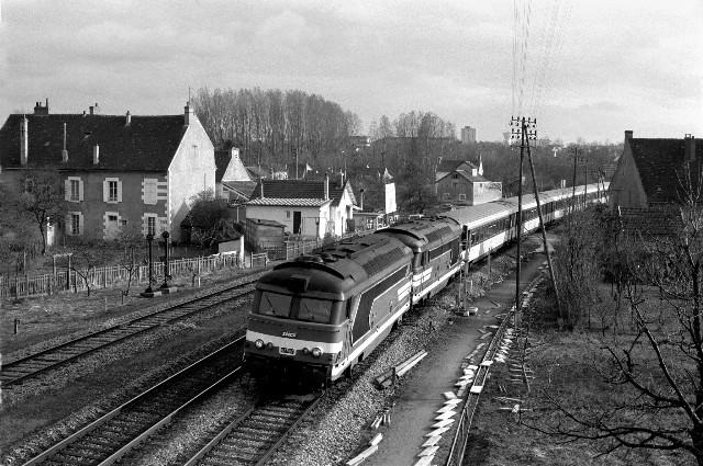 Nièvre - Cosne Cours sur Loire - passage à niveau