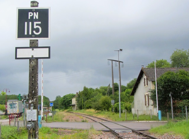 Nièvre - Guérigny - passage à niveau