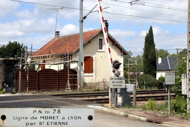 Nièvre - Myennes - passage à niveau