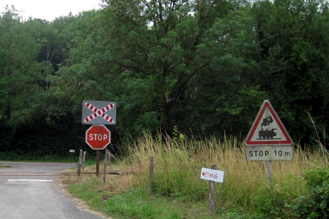 Nièvre - Poiseux - passage à niveau