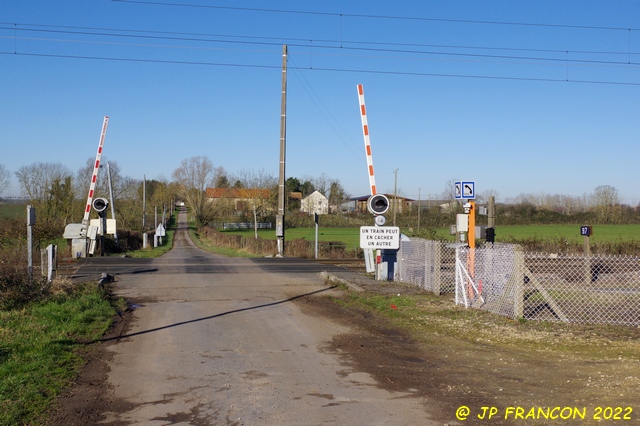 Nièvre - Pougues les Eaux - passage à niveau