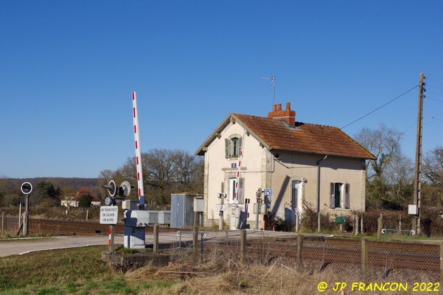 Nièvre - Saint Ouen sur Loire - passage à niveau