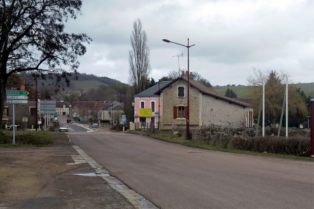 Nièvre - Varzy - passage à niveau