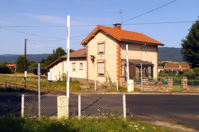 Puy de Dôme - Arlanc - passage à niveau