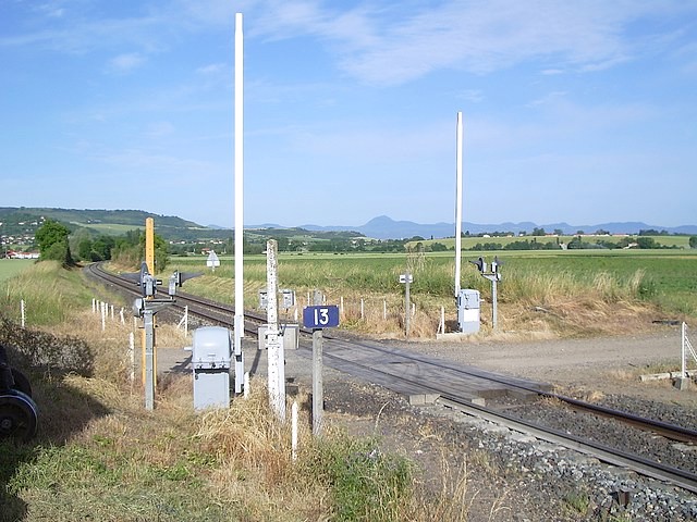 Puy de Dôme - Bouzel - passage à niveau