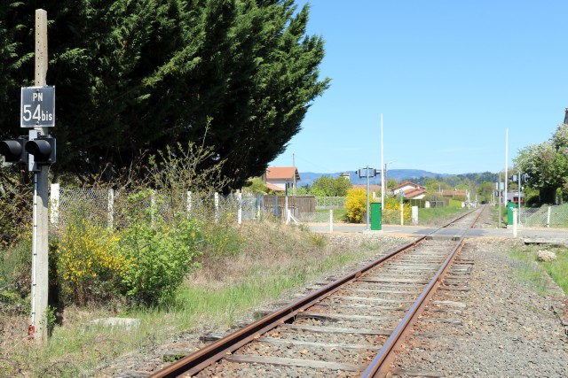 Puy de Dôme - Courpière - passage à niveau