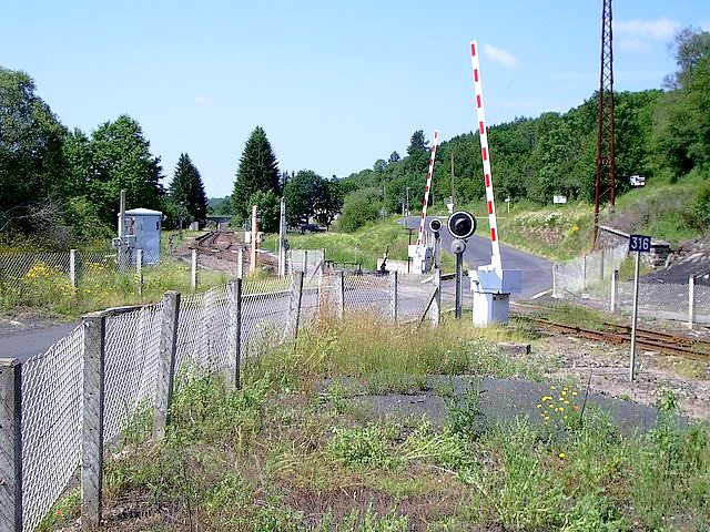 Puy de Dôme - Gelles - passage à niveau