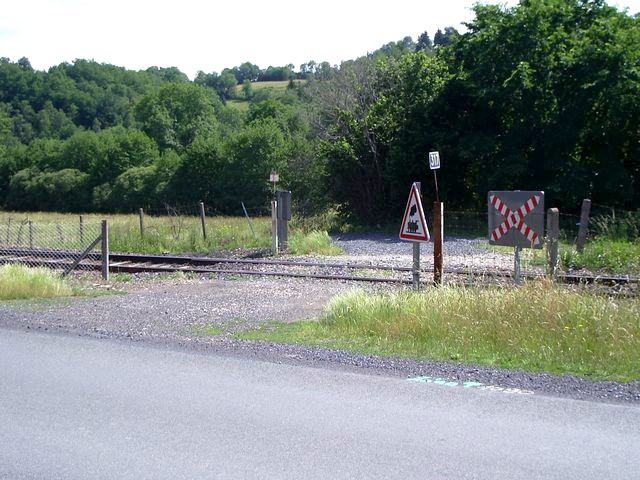 Puy de Dôme - Saint Pierre le Chastel - passage à niveau