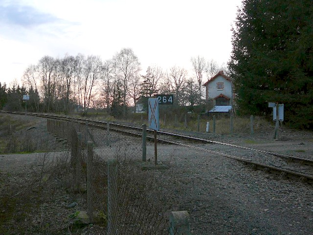 Puy de Dôme - Gouttières - passage à niveau