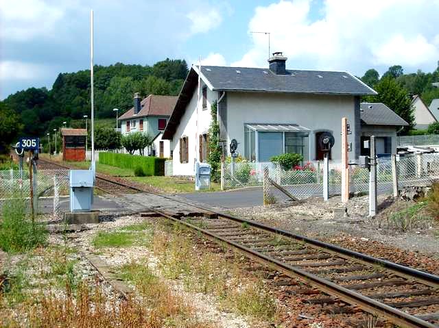 Puy de Dôme - La Bourboule - passage à niveau