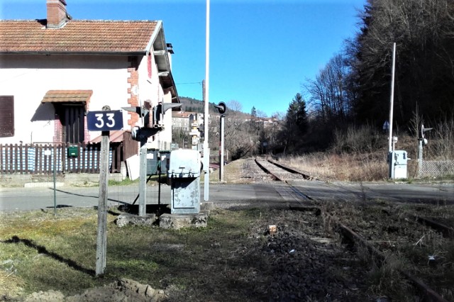 Puy de Dôme - La Monnerie le Montel - passage à niveau