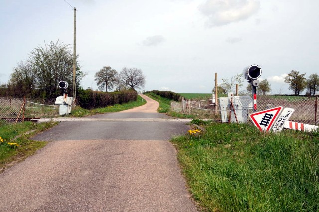 Puy de Dôme - Lapeyrouse - passage à niveau