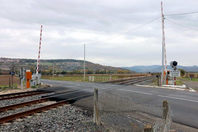 Puy de Dôme - Le Breuil sur Couze - passage à niveau