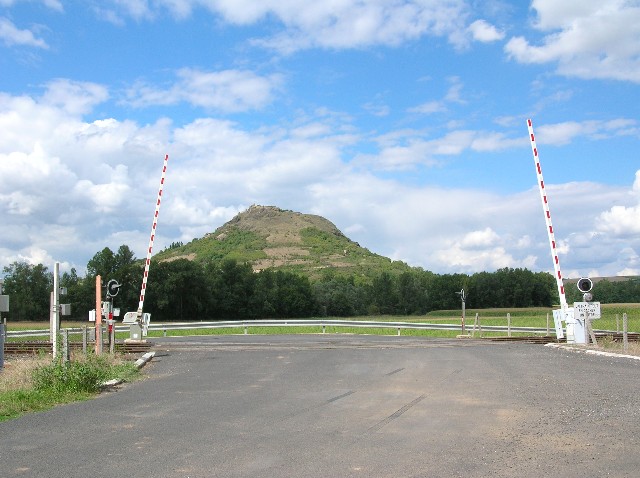 Puy de Dôme - Le Breuil sur Couze - passage à niveau