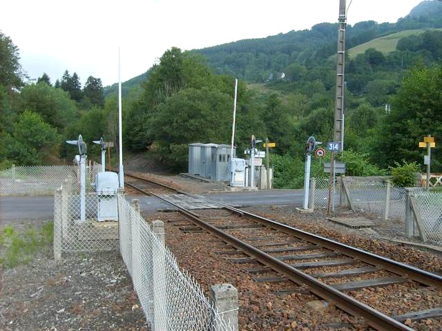 Puy de Dôme - Mont Dore - passage à niveau