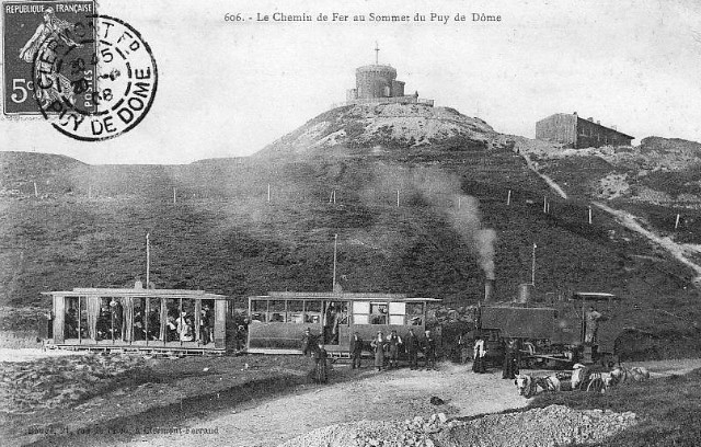 Puy de Dôme - Orcines - passage à niveau