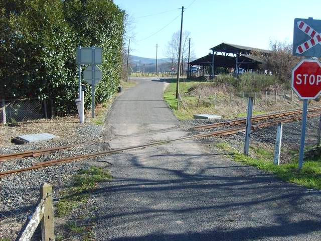 Puy de Dôme - Puy Guillaume - passage à niveau