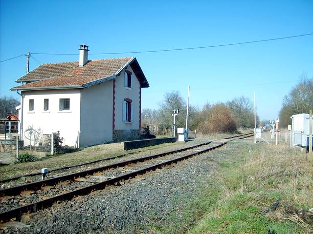 Puy de Dôme - Puy Guillaume - passage à niveau