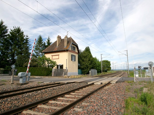 Puy de Dôme - Saint Clément de Régnat - passage à niveau