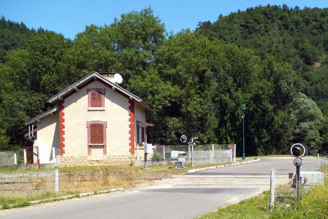 Puy de Dôme - Saint Gervais sous Meymont - passage à niveau