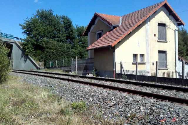 Puy de Dôme - Saint Ours - passage à niveau