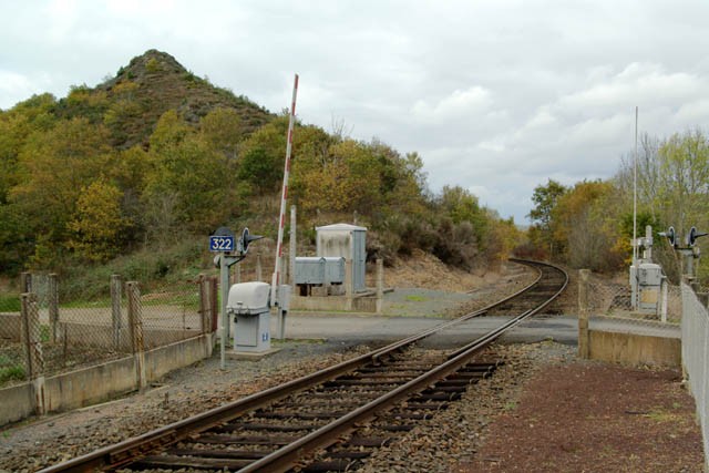 Puy de Dôme - Saint Pierre le Chastel - passage à niveau