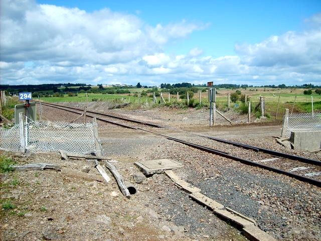 Puy de Dôme - Saint Sauves d'Auvergne - passage à niveau