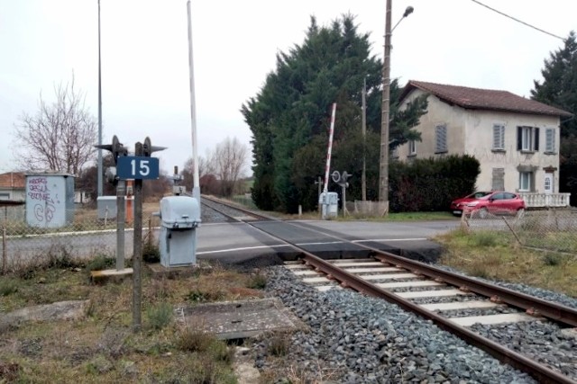 Puy de Dôme - Seychalles - passage à niveau