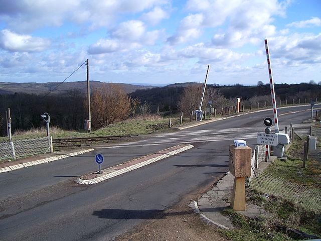 Puy de Dôme - Volvic - passage à niveau